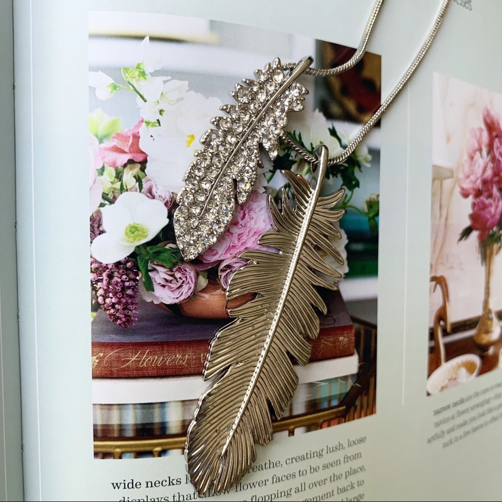 Bling feather pendant & necklace